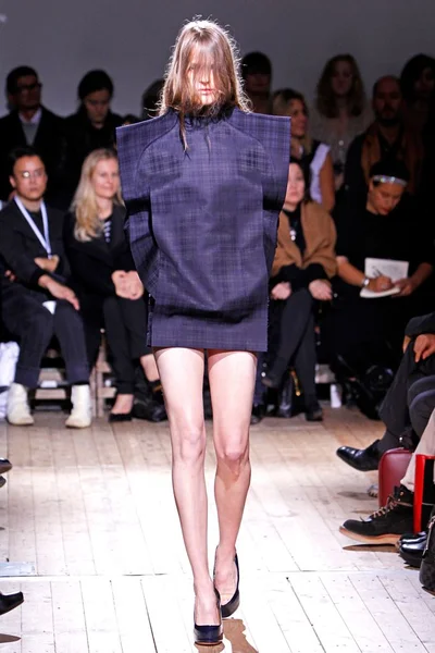 Look 29